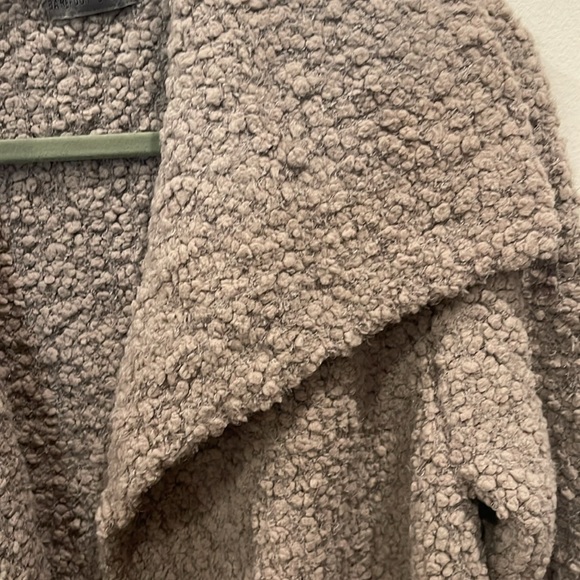 Barefoot dreams thick sweater cardigan - Picture 3 of 6